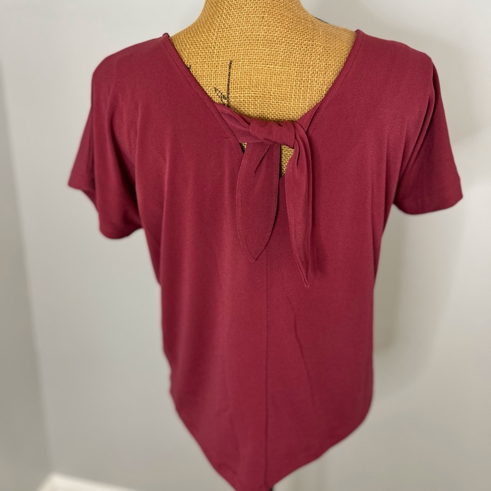 Banana Republic EUC cranberry short sleeve sexy knot back blouse sz L scoop neck